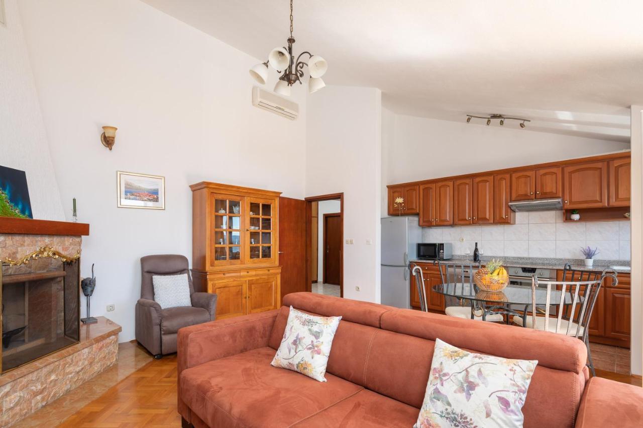 Beachfront Xxl - 2 Apartments Together - Lokva Rogoznica Exterior photo
