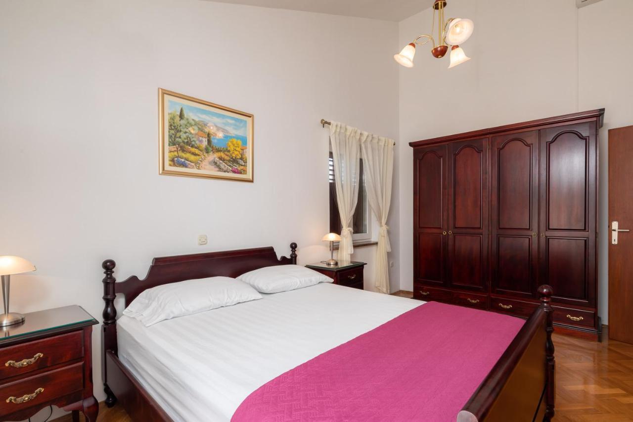 Beachfront Xxl - 2 Apartments Together - Lokva Rogoznica Exterior photo