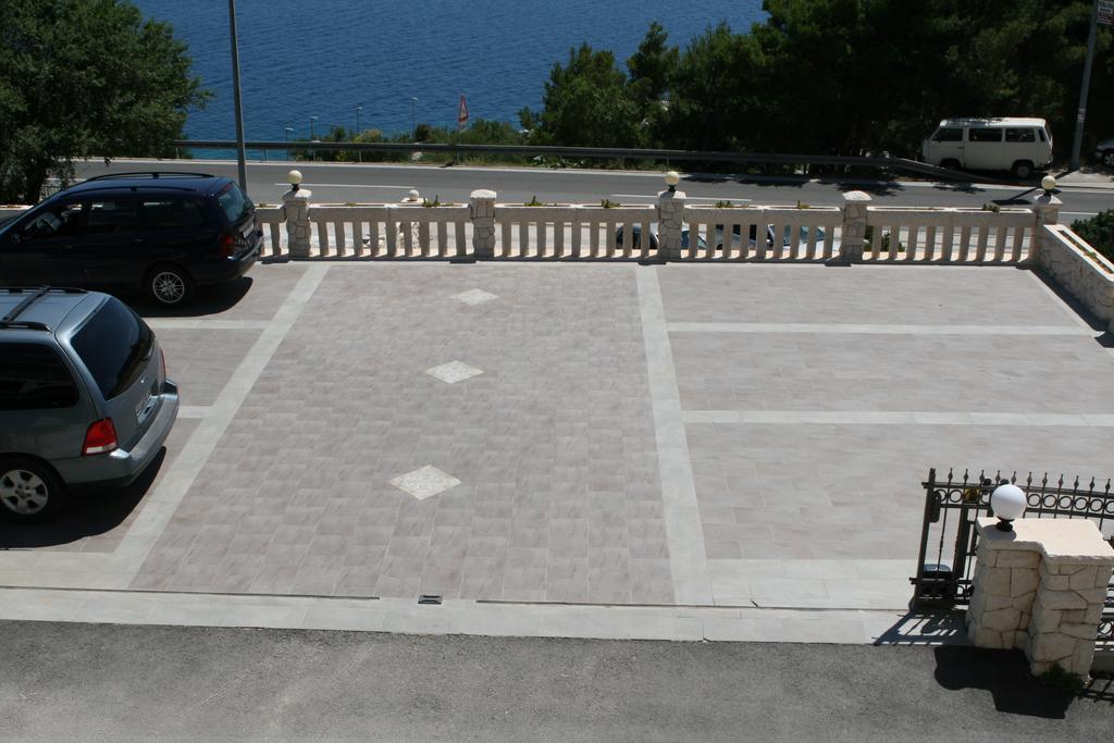Beachfront Xxl - 2 Apartments Together - Lokva Rogoznica Exterior photo